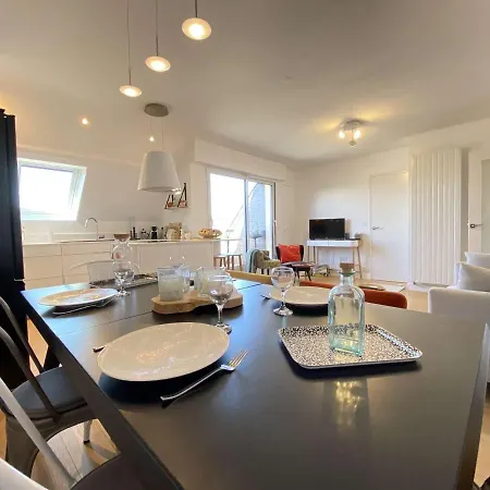 Moderne 3 Avec Terrasse Et Parking Au Centre De La Baule, Proche - Fr-1-245-147 דירה *